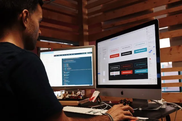 Bild eines Webdesign-Projekts am Bildschirm